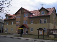 Nájemní dům o&nbsp;12 bytových jednotkách čp., který vznikl přestavbou bývalé prodejny Jednoty. 2006