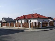 Nové sídliště v&nbsp;ulici Polní, nově postavený dům čp.&nbsp;265.